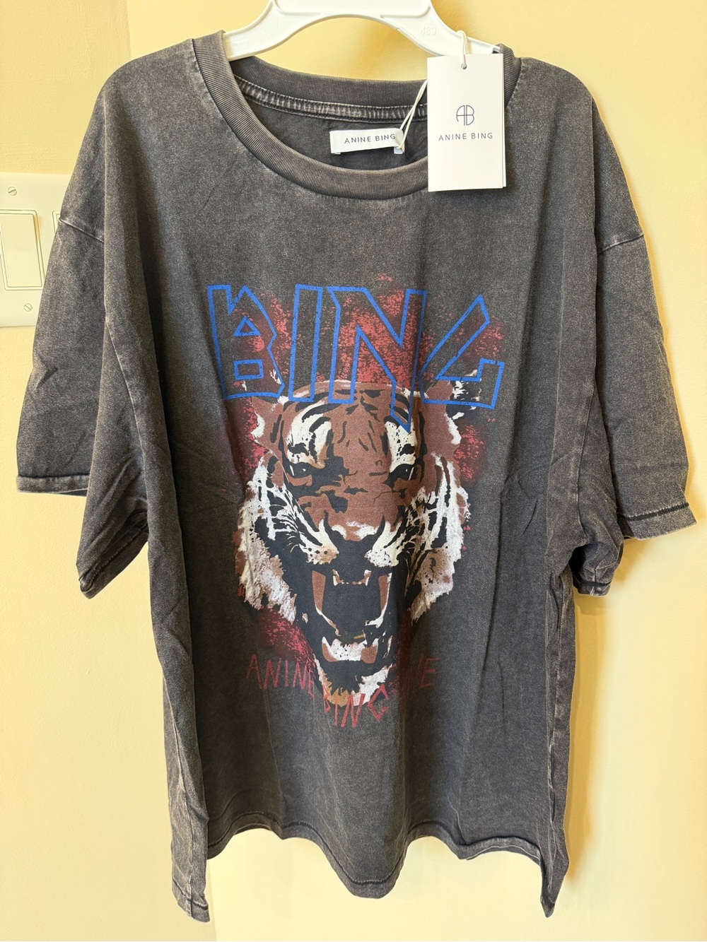 NWT Anine Bing Graphic T-Shirt Closet Cleanout Brand New Casual Tee size L